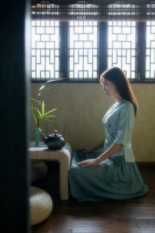 炫技芭蕾与草根逆袭，克瓦拉茨赫利亚眼中足球的双面镜